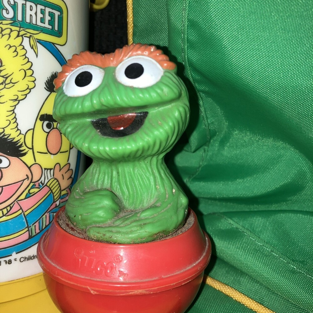 Sesame Street Vintage Lunchbox Bookbag & Oscar Toy - Picture 2 of 10